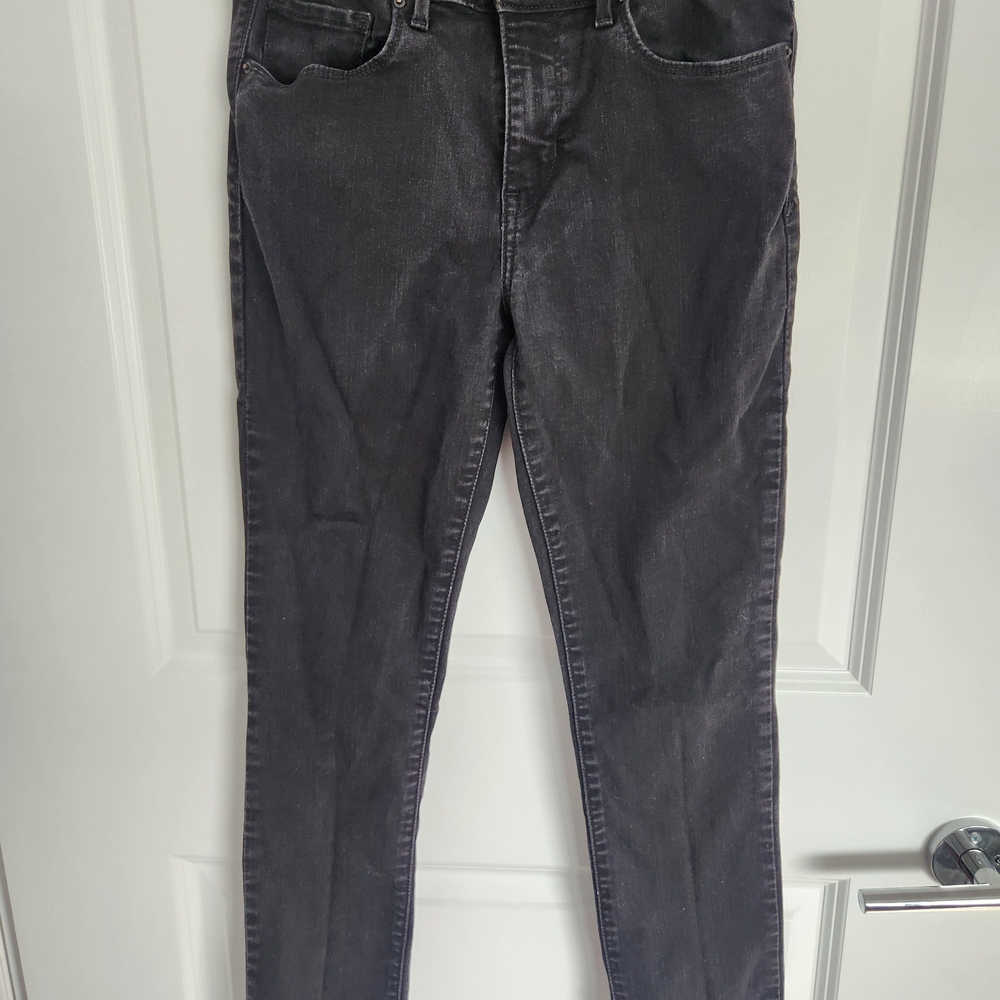 Levi's Women's Dark Gray Skinny Jeans